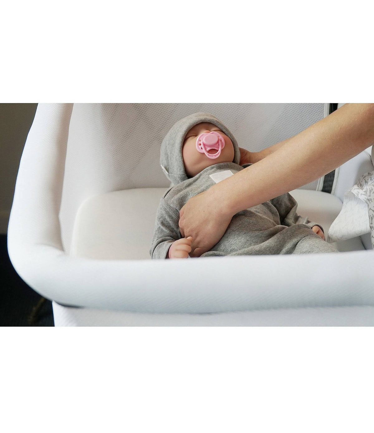Portable Bassinet Black K425