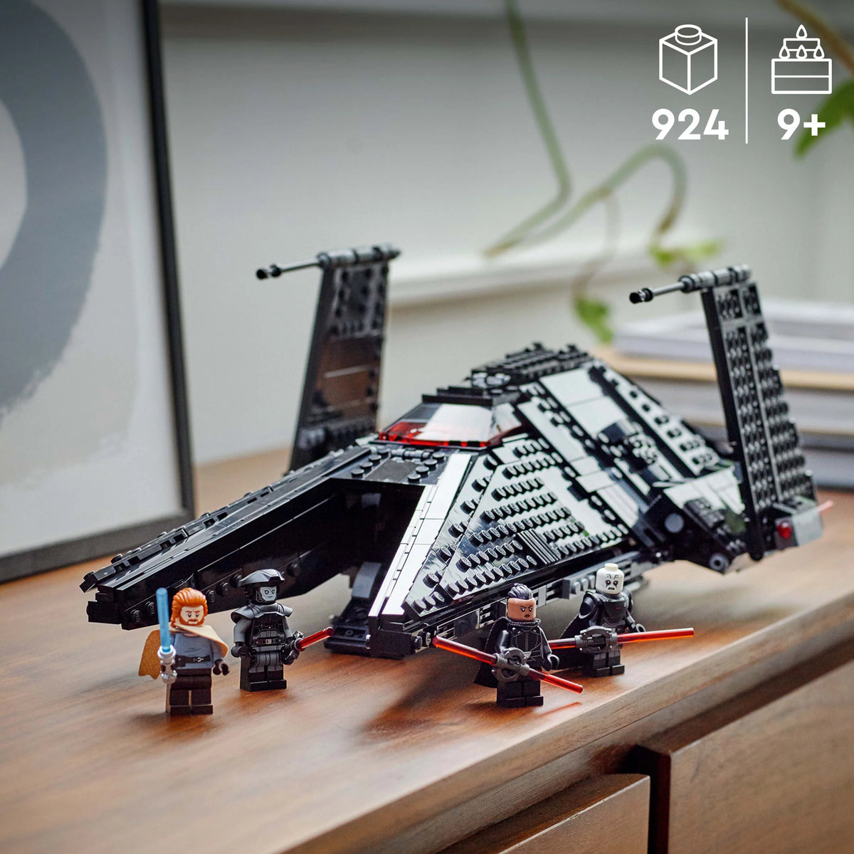 Buildable Toy Starship with Minifigure and Lightsabers Y375394