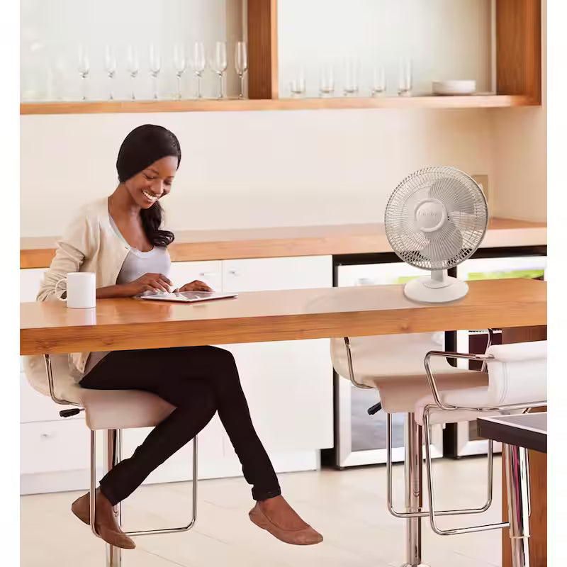 White 3 Speed Oscillating Table Fan R10518