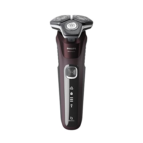 Wet & Dry Electric Shaver with Quick Clean Pod K444354