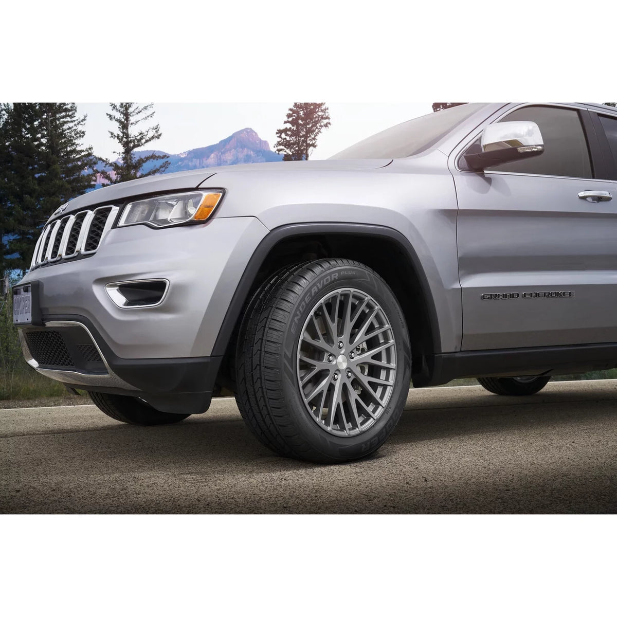Rugged Terrain Light Truck Tire V525092