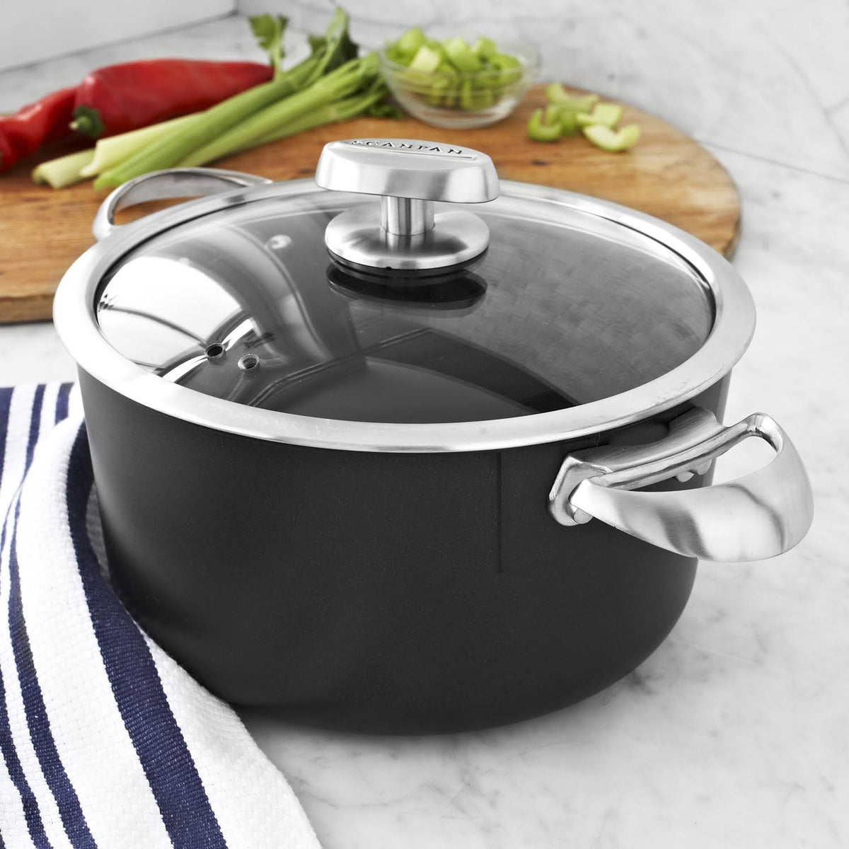 6.5-Qt. Dutch Oven E4077