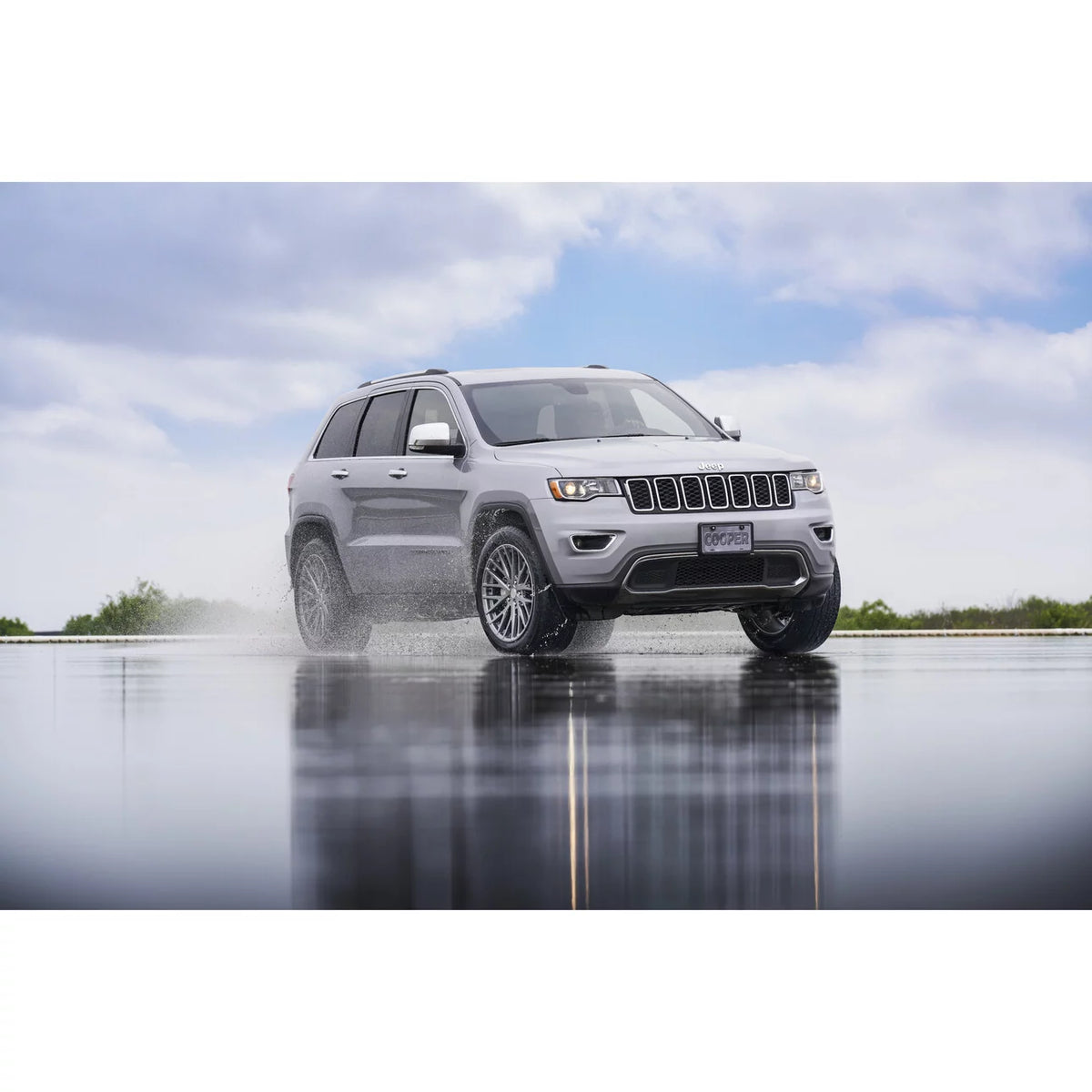 Rugged Terrain Light Truck Tire V525092