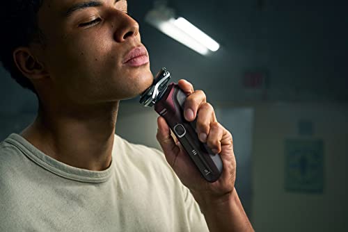 Wet & Dry Electric Shaver with Quick Clean Pod K444354