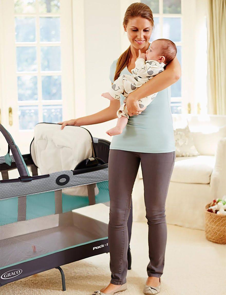 Pack & Play Reversible Napper and Changer Playard Q975084