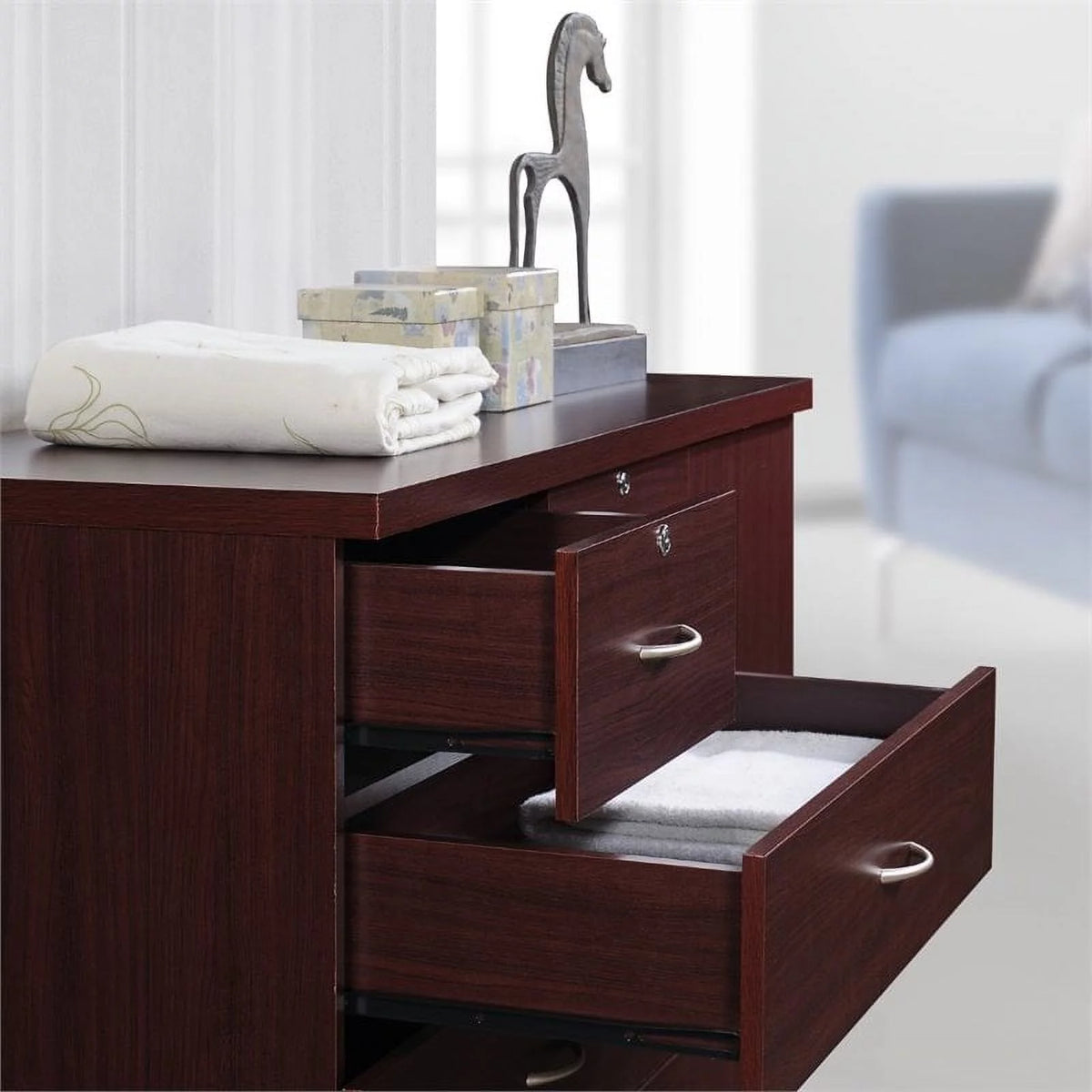2 Piece Bedroom Set with Captain Bed and Chest in Mahogany Wood W419