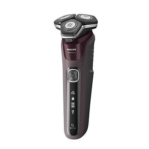 Wet & Dry Electric Shaver with Quick Clean Pod K444354