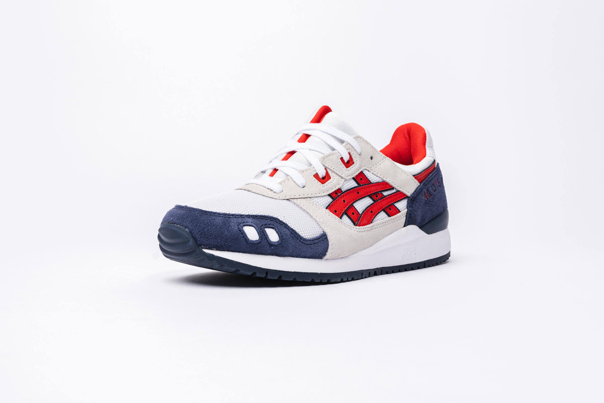 Classic Red Sneakers H444143