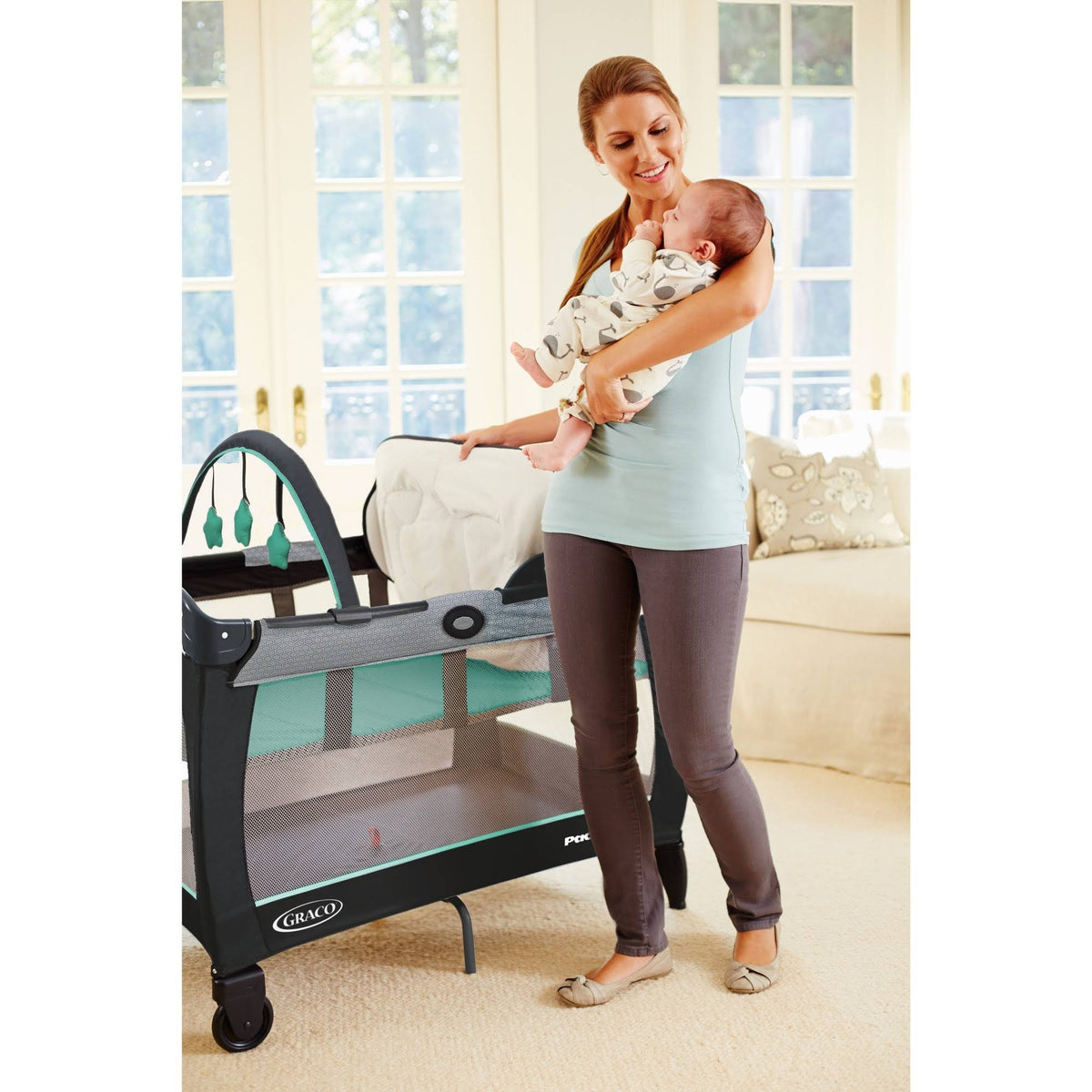 Pack & Play Reversible Napper and Changer Playard Q975084