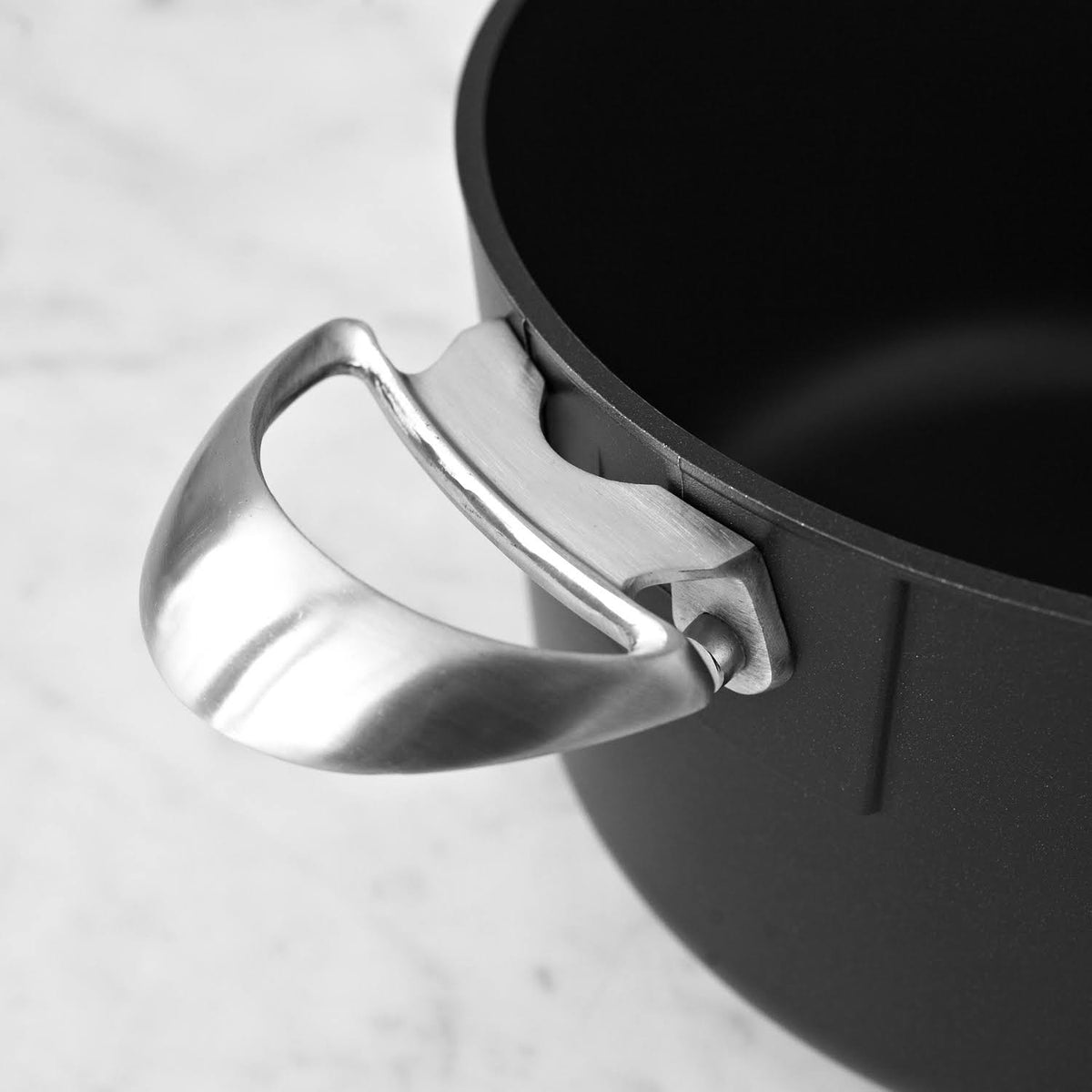 6.5-Qt. Dutch Oven E4077