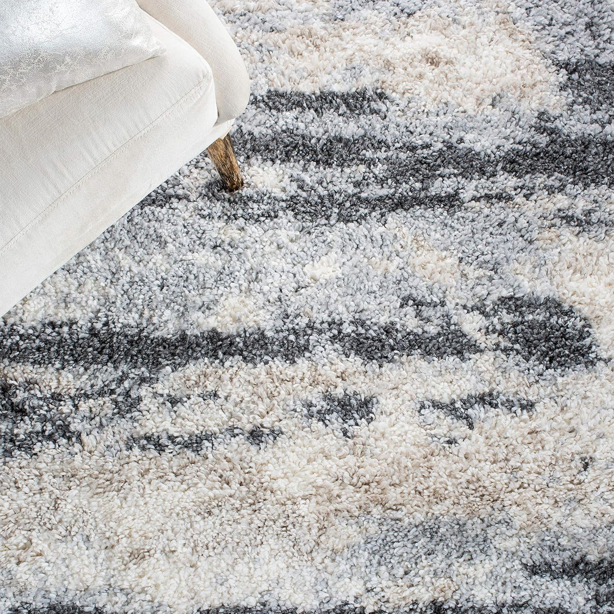Grey & Ivory 8' x 10' Shag Area Rug F1906