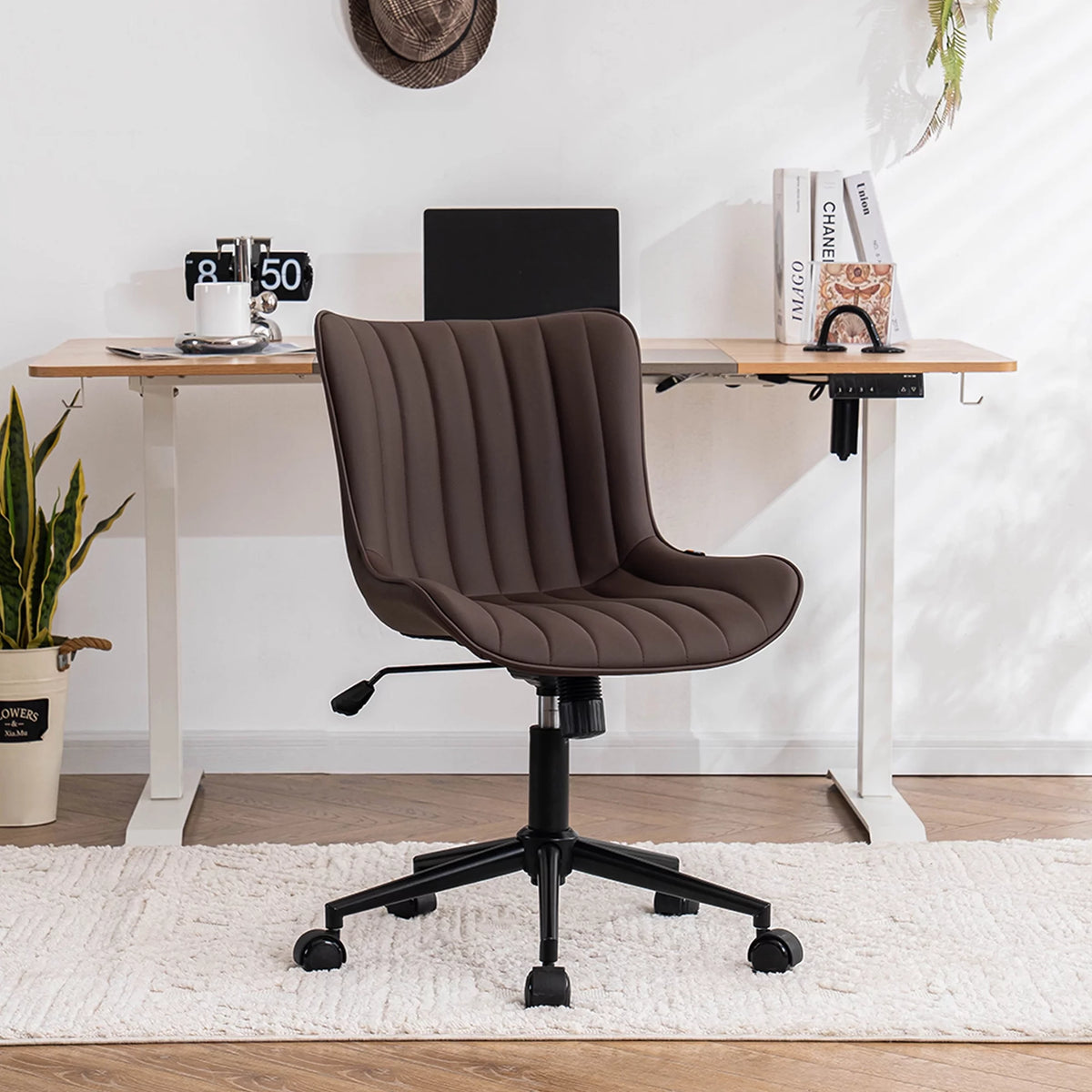 Brown Faux Leather Swivel Office Chair I645151